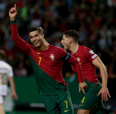 Ronaldo lập cú đúp trận Bồ Đào Nha 4-0 Liechtenstein
