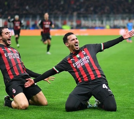 AC Milan thắng Napoli 1-0 tứ kết Chapions League